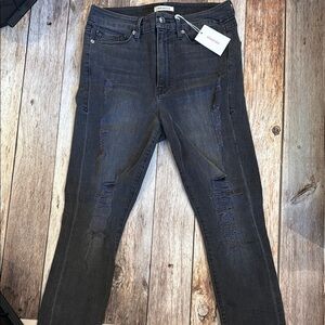 NWT Good American distressed black skinny jeans. Size 30
